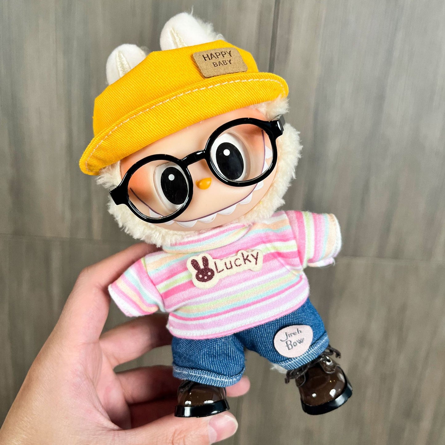 17cm Labubu Figure, Labubu Clothing Made of Soft PVC, Cute Dress-Up Casual Outfit, Plush Toy Clothes, Compatible with Generations 1, 2, and 3