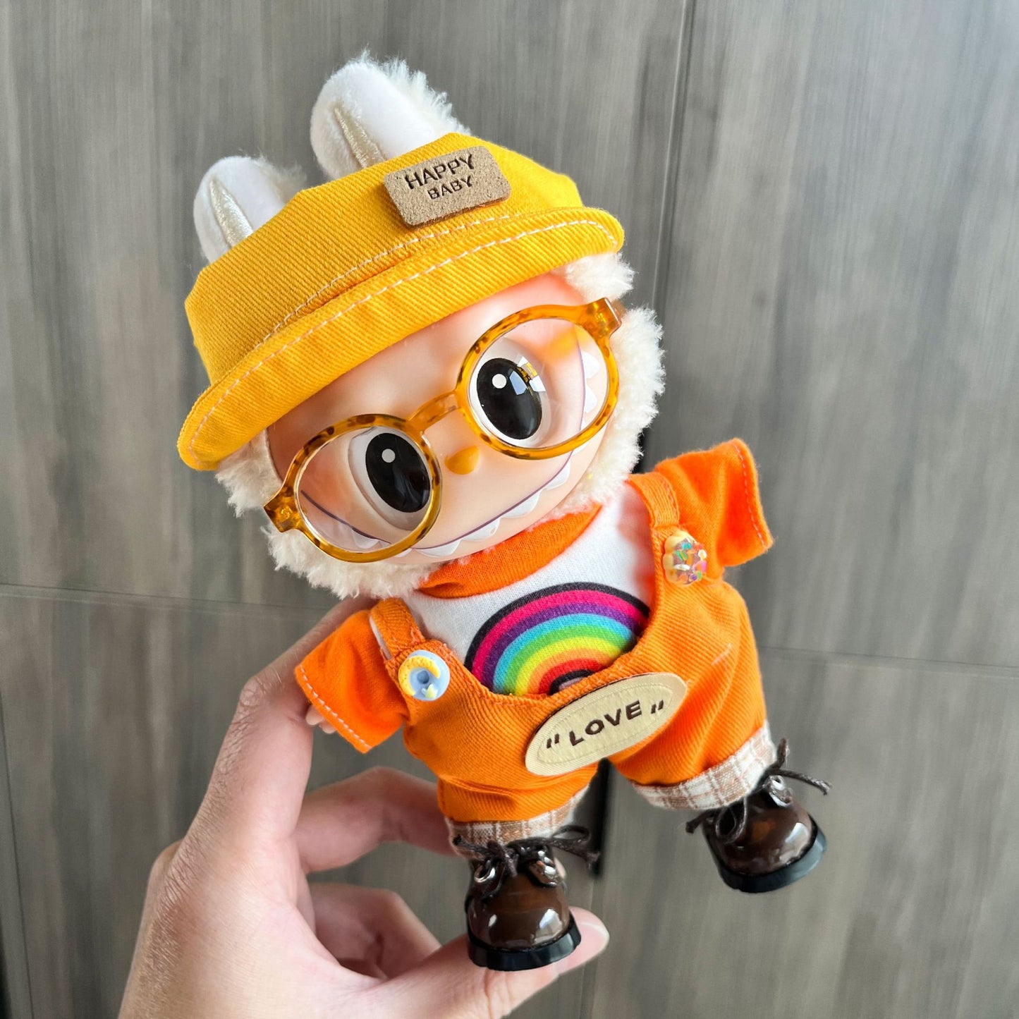 17cm Labubu Figure, Labubu Clothing Made of Soft PVC, Cute Dress-Up Casual Outfit, Plush Toy Clothes, Compatible with Generations 1, 2, and 3