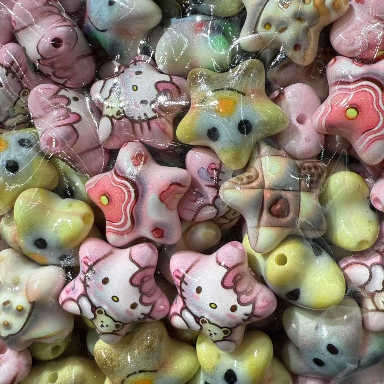 Acrylic printed kt cat biscuit slightly fat pentagram beaded through hole DIY mobile phone rope keychain jewelry loose beads