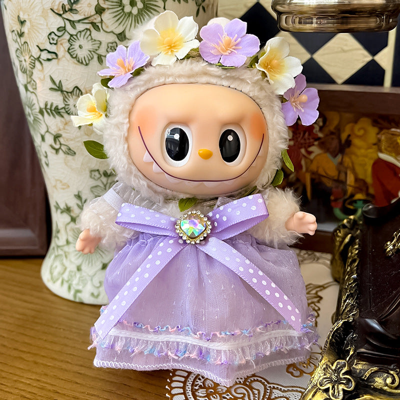 17cm Labubu Figure, Labubu Clothing Made of Soft PVC, Cute Dress-Up Casual Outfit, Plush Toy Clothes, Compatible with Generations 1, 2, and 3