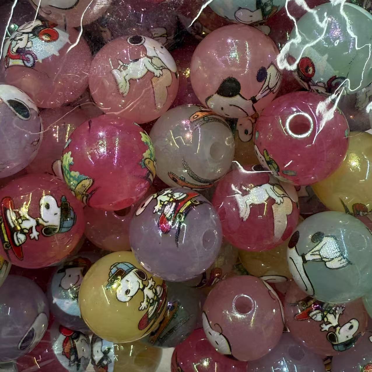 16mm Acrylic UV Plated Snoopy Printed Round Beads – Straight Hole DIY Phone Chain & Keychain Accessories