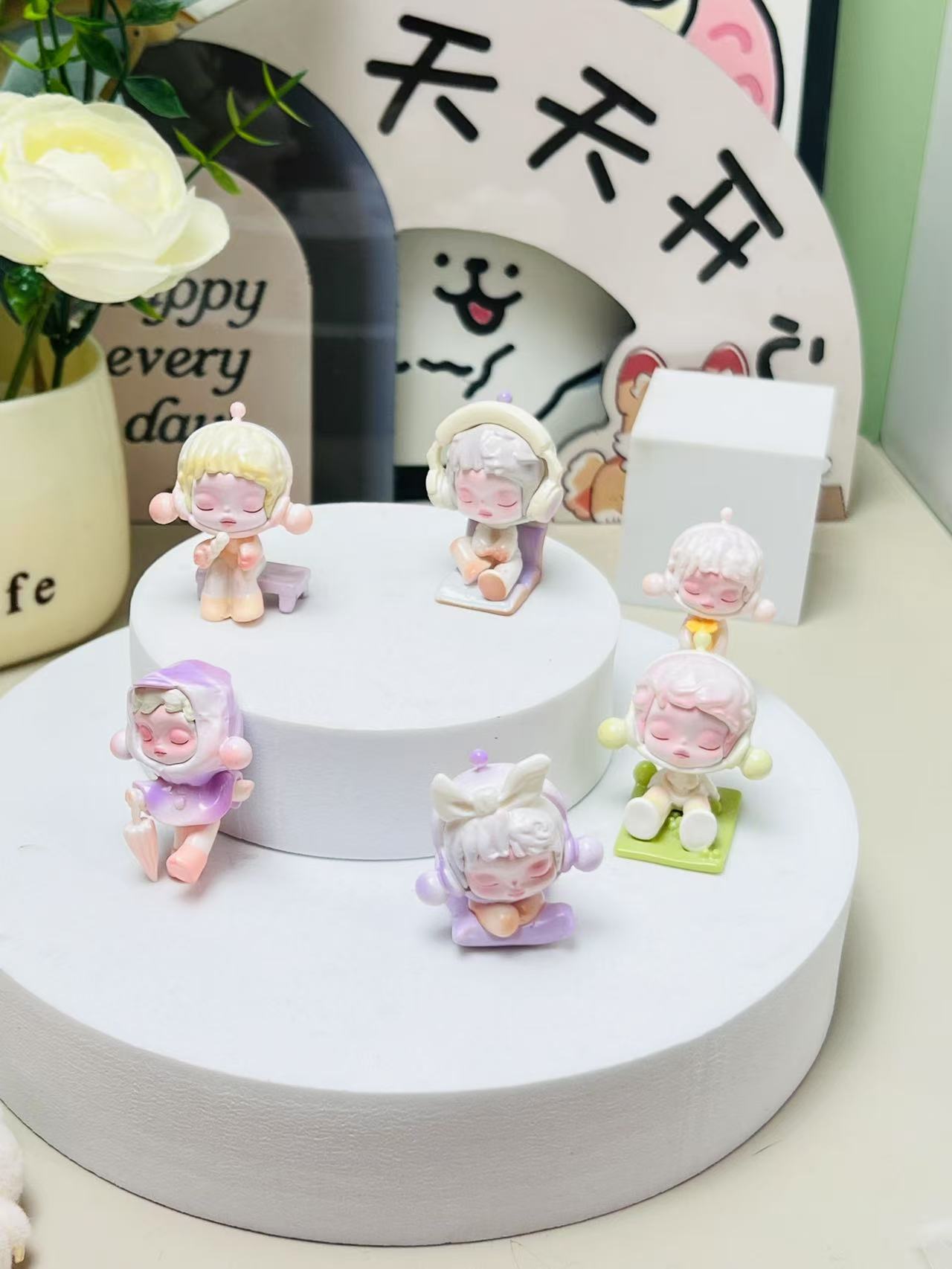 SKULLPANDA temperature series cute grain punchable sp8 generation tide play figure toy ornament doll ornament